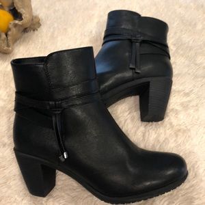 Short Black Boot